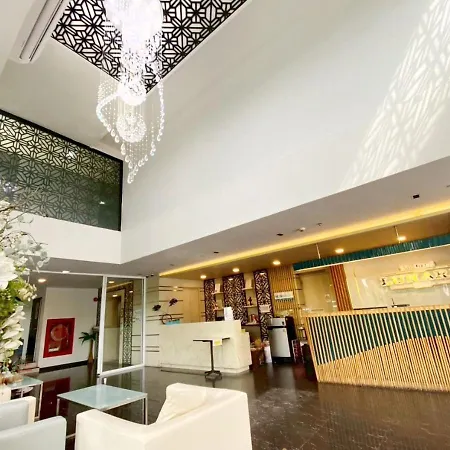 The Grand Lunara Hotel At Srinakarin