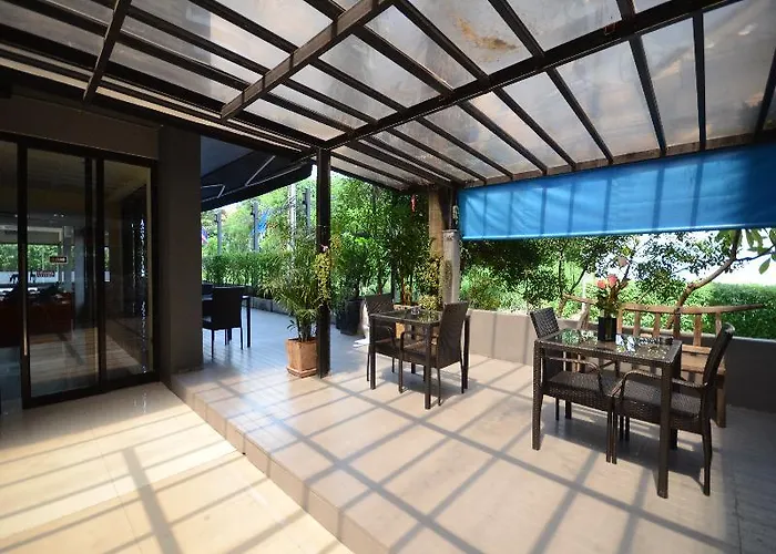 호텔 The Solac At Srinakarin 5*