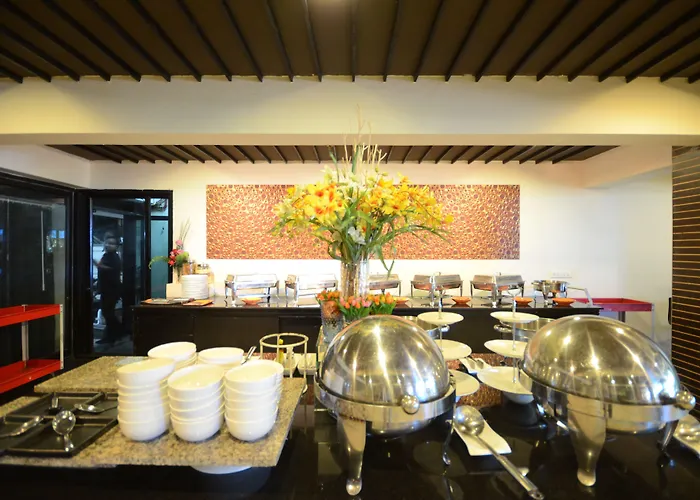 호텔 The Solac At Srinakarin 5*